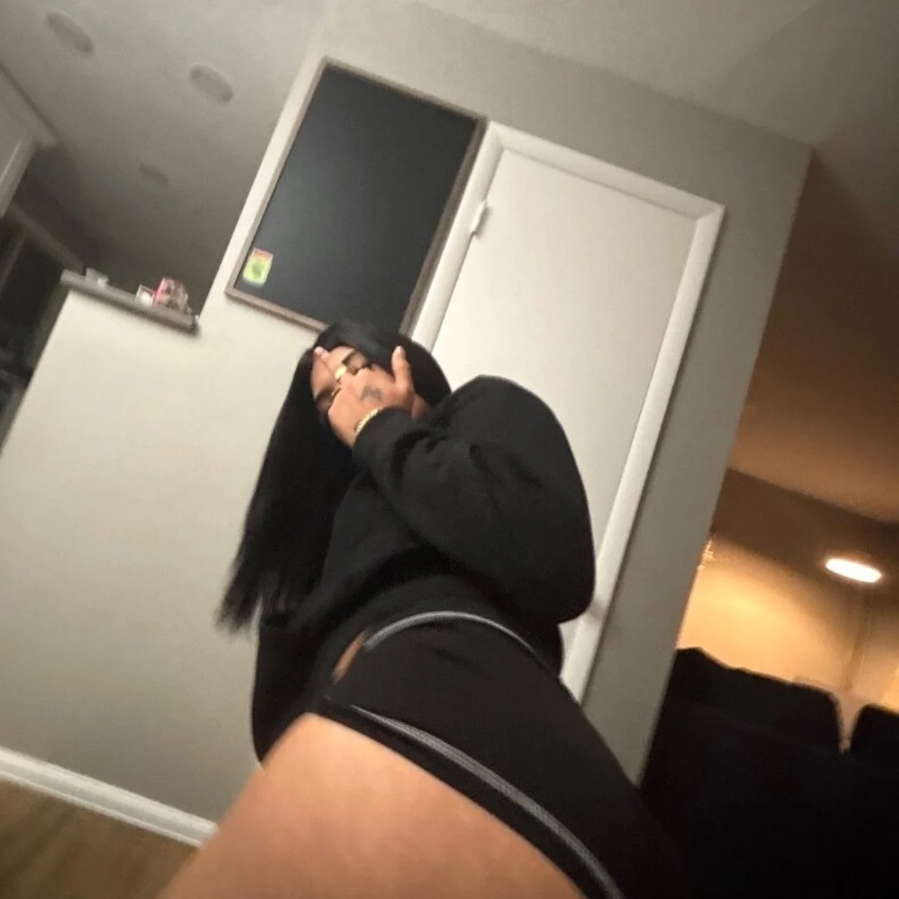 Tscuban - OnlyFans model