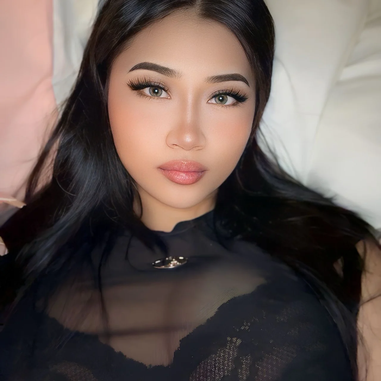 Unefilipina - OnlyFans model