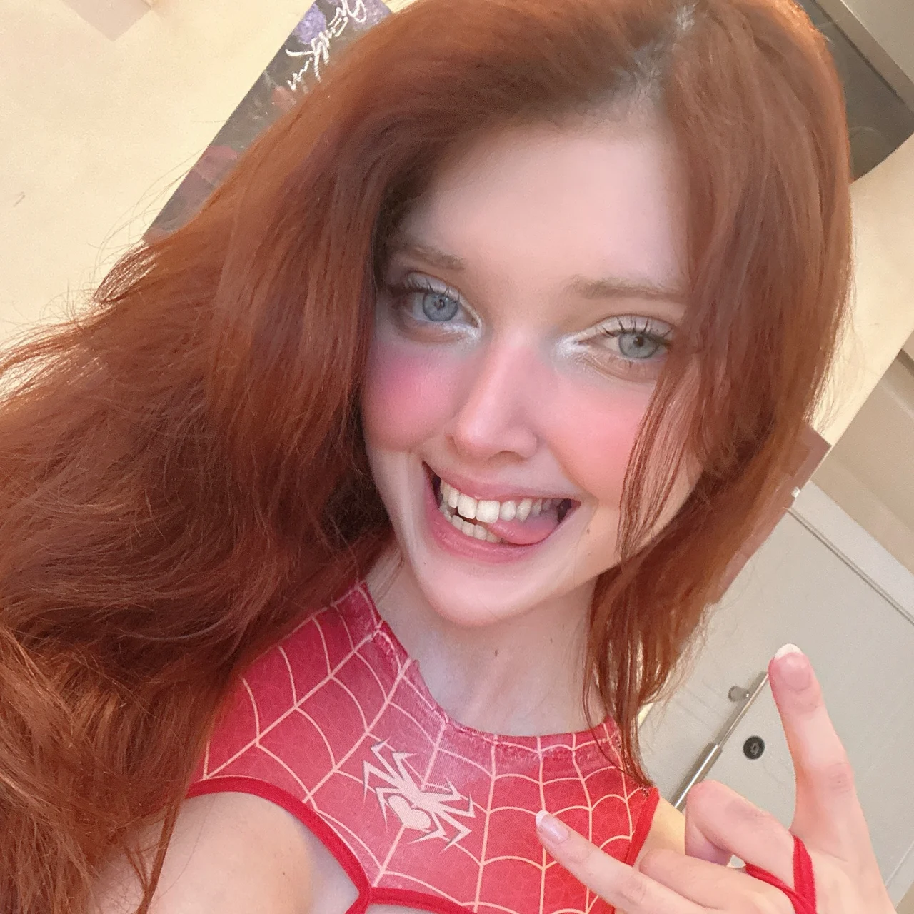 Lindsay 🏳️‍⚧️🇧🇷 - OnlyFans model