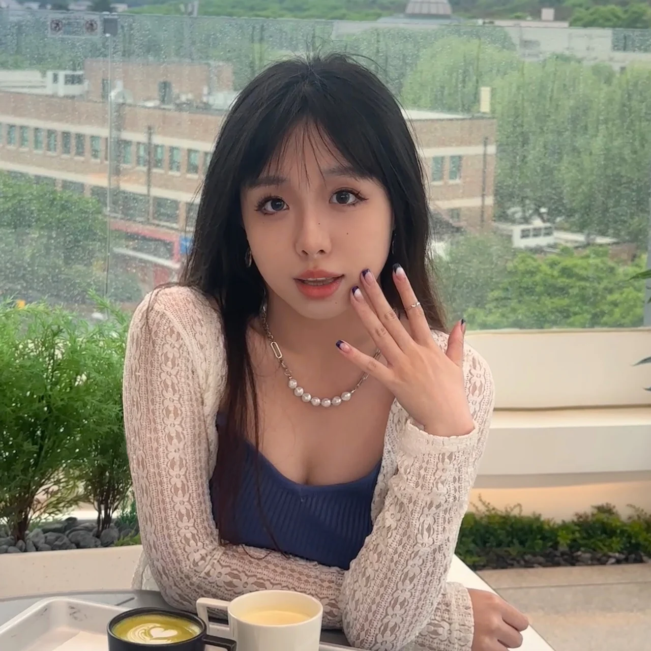 轻 - OnlyFans model