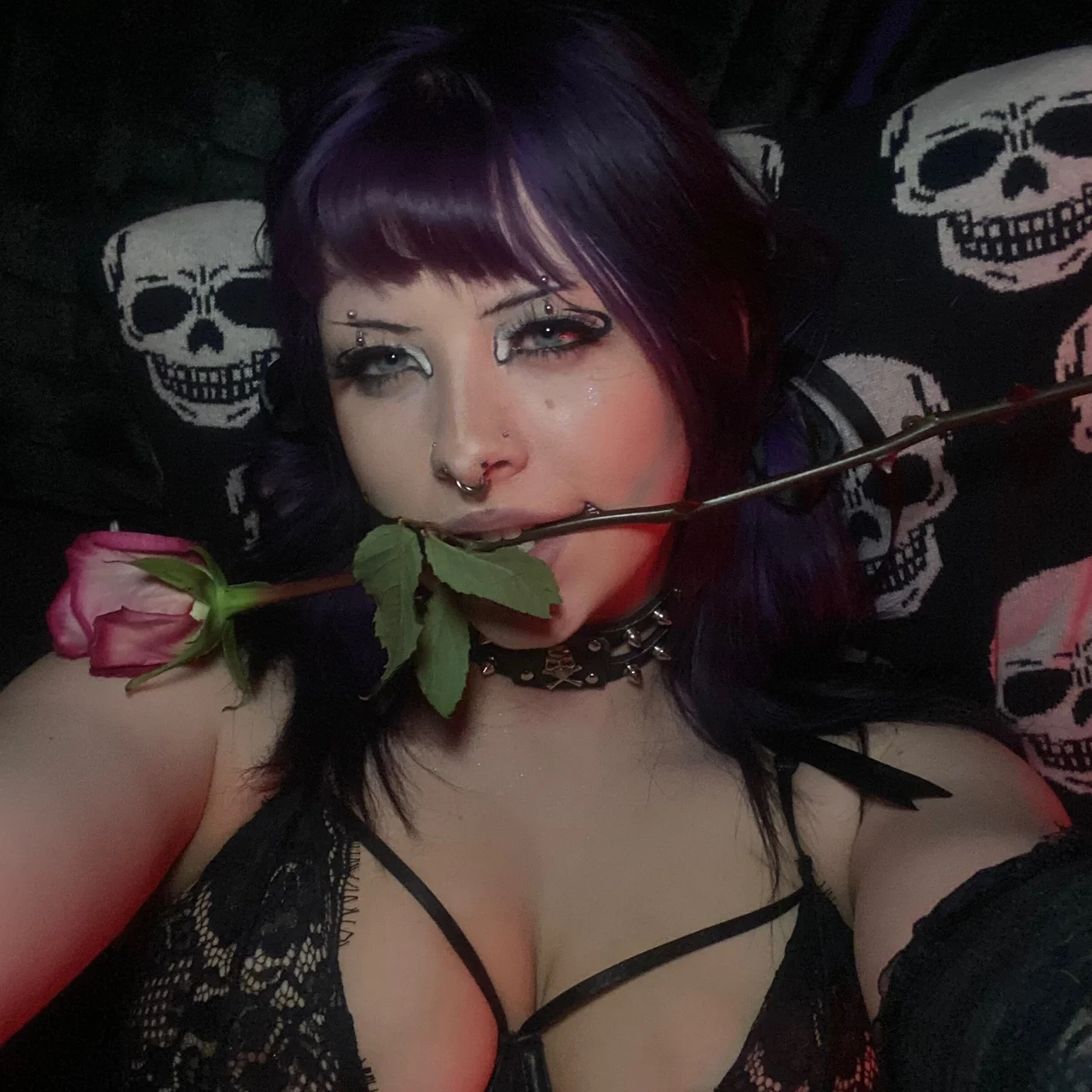 violet - OnlyFans model