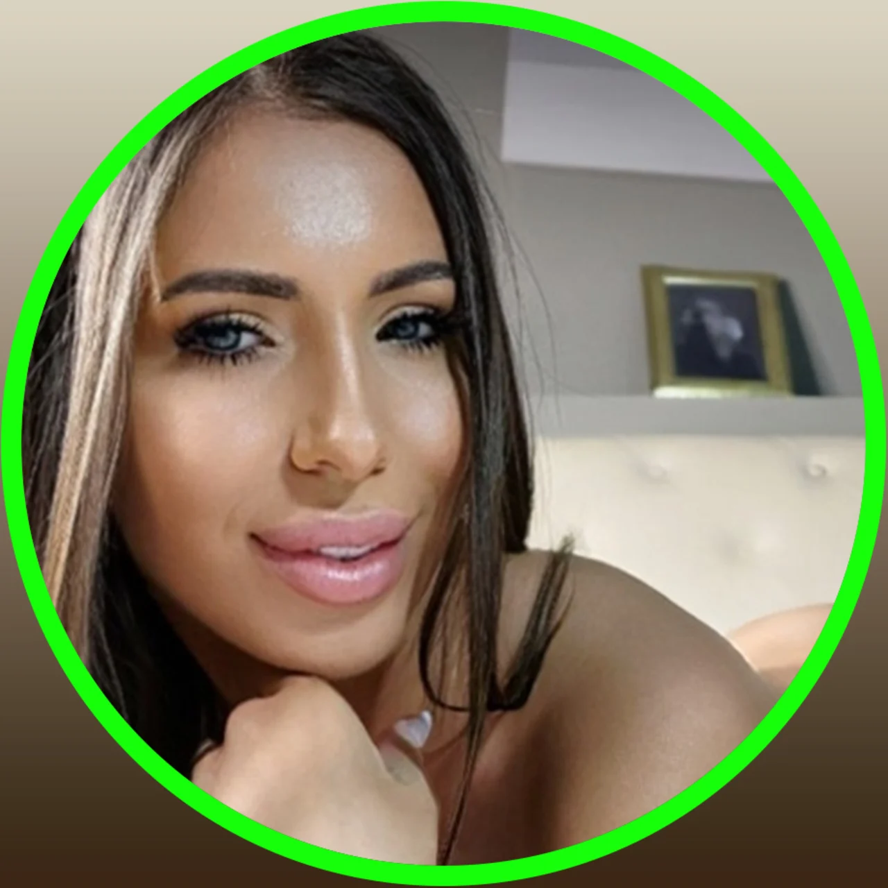 Viv Bliss - OnlyFans model