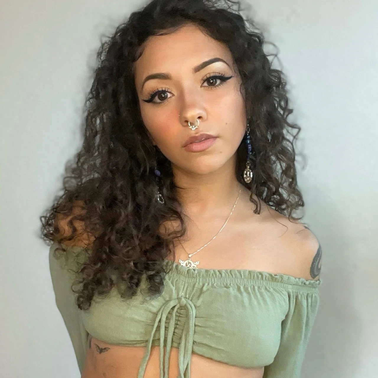 Luna | Ready to play 💚 Online - OnlyFans model