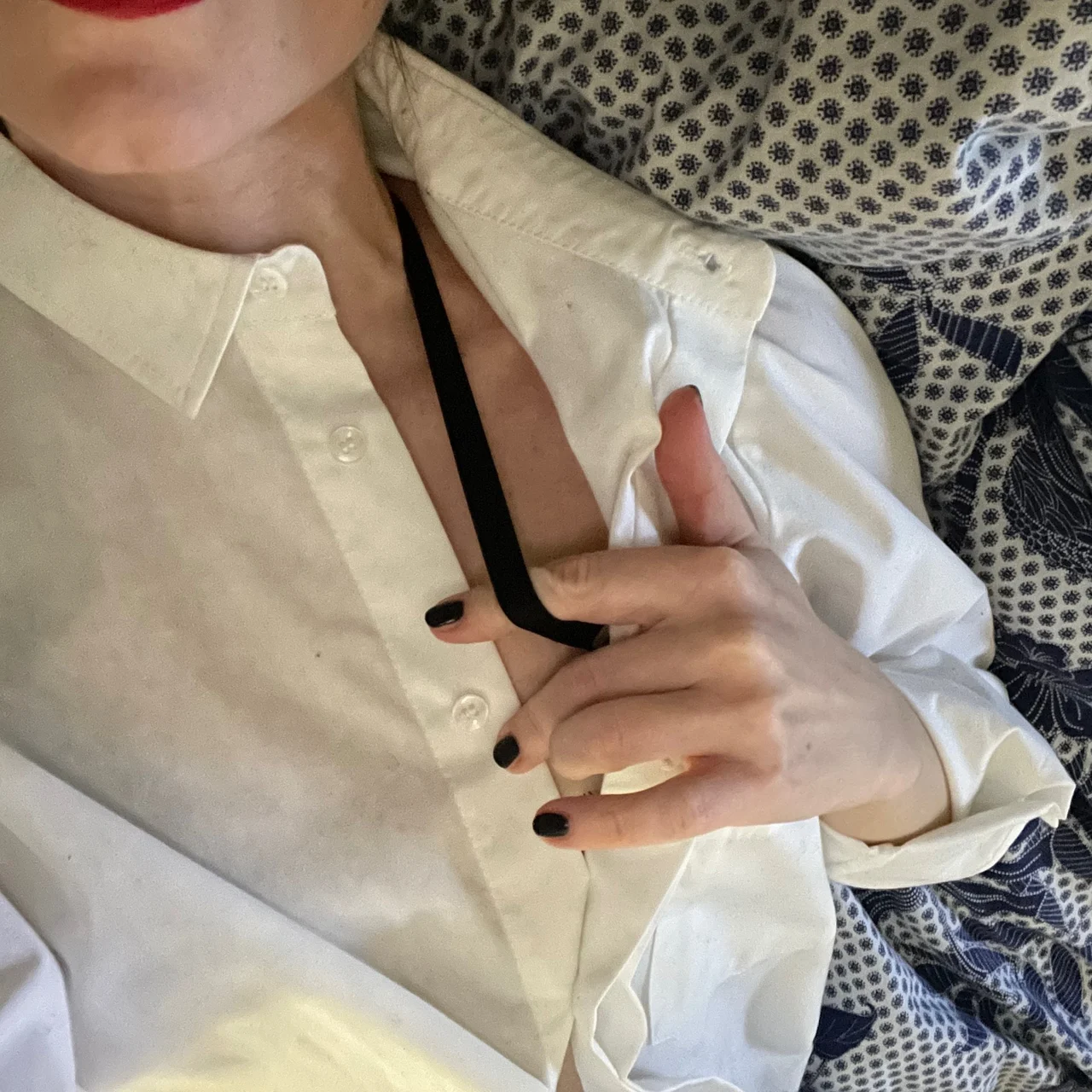 WhoKnowsElise - OnlyFans model