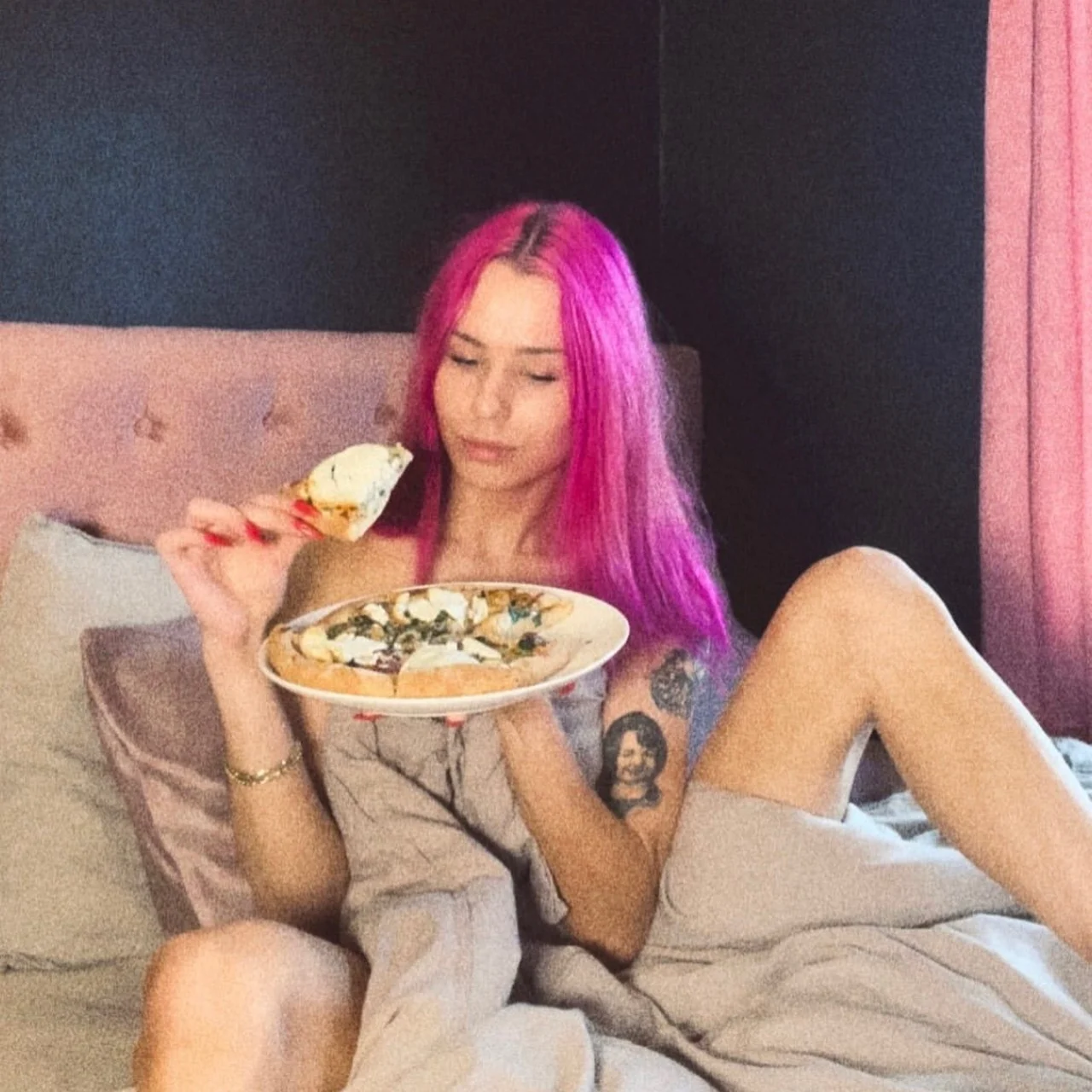 Ollie👾✨🦧 (19) - OnlyFans model