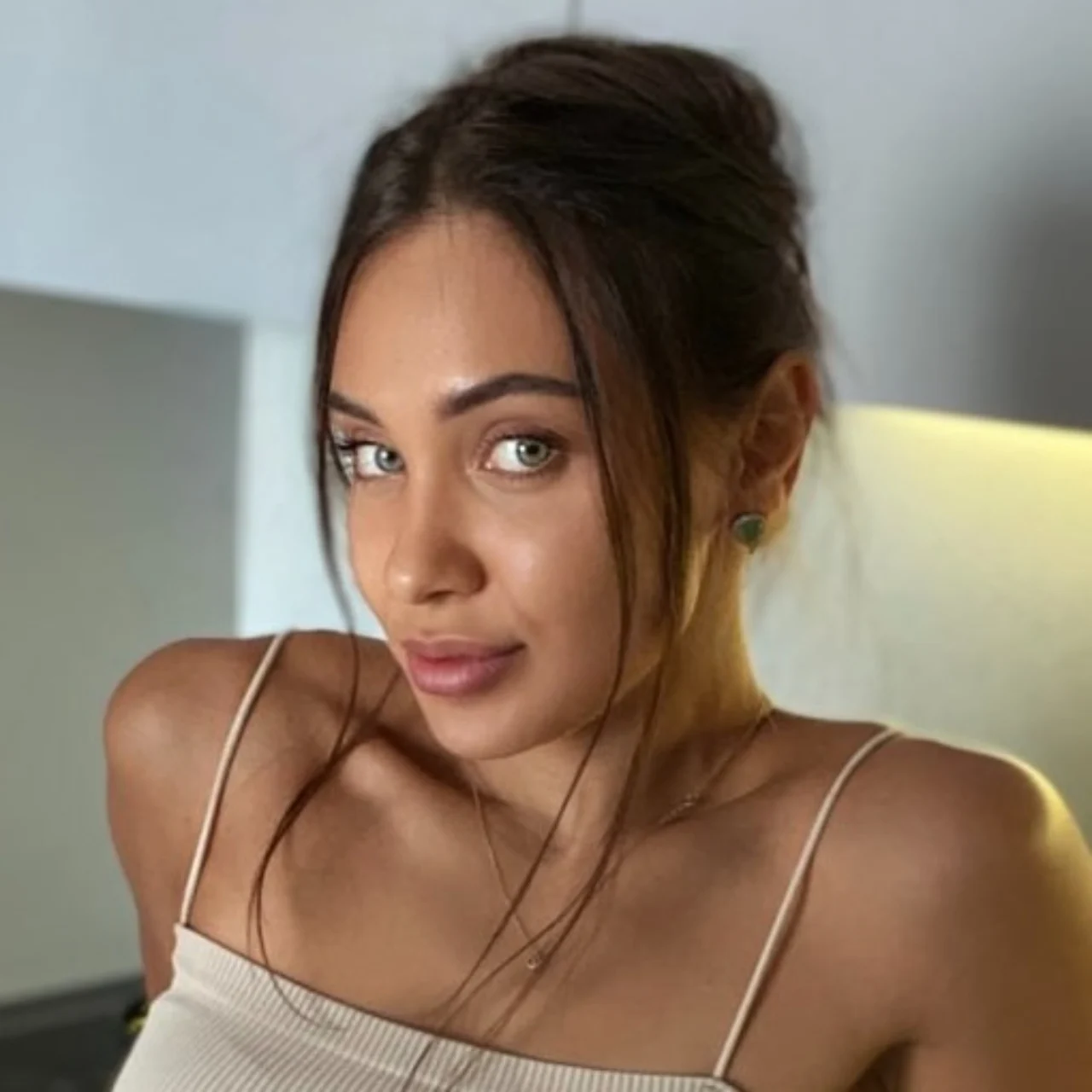 Wwow Mana - OnlyFans model