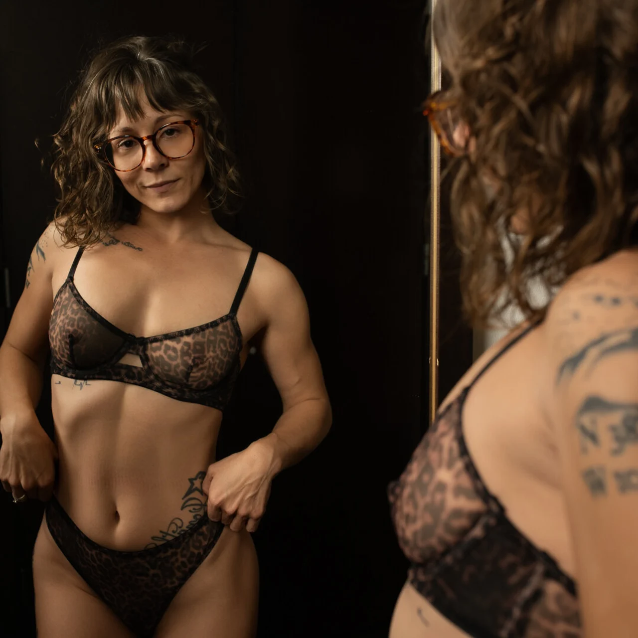 Hotwife Next Door - OnlyFans model