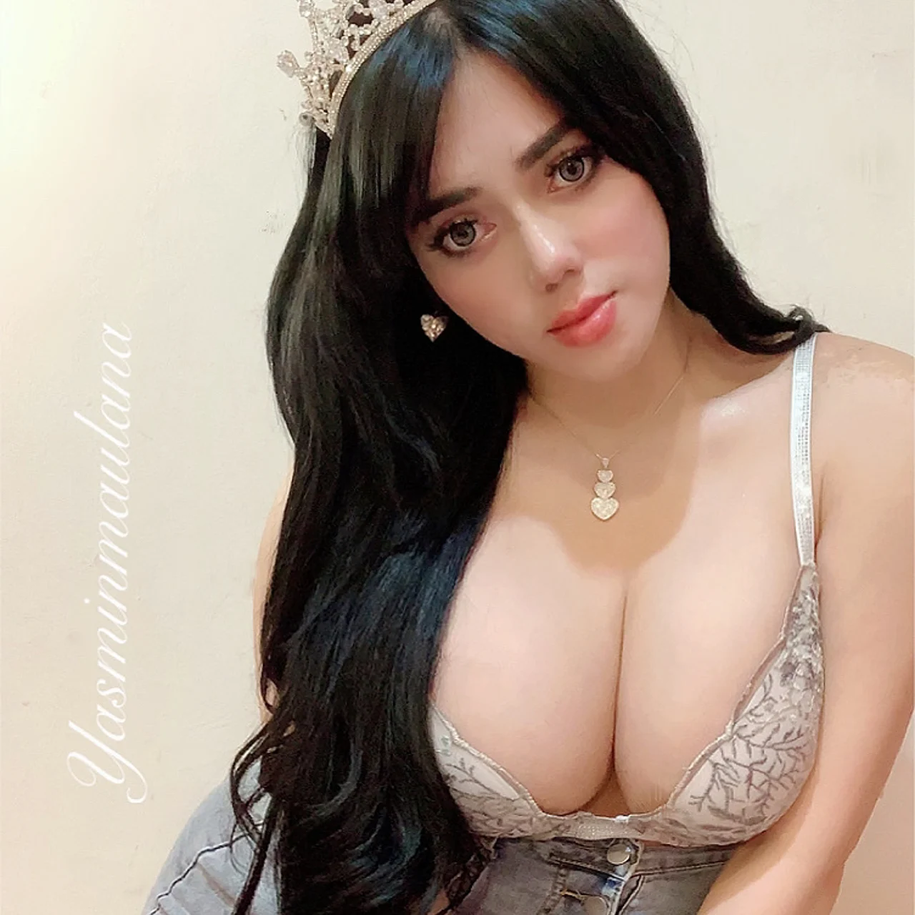 Yasmine maulana - OnlyFans model