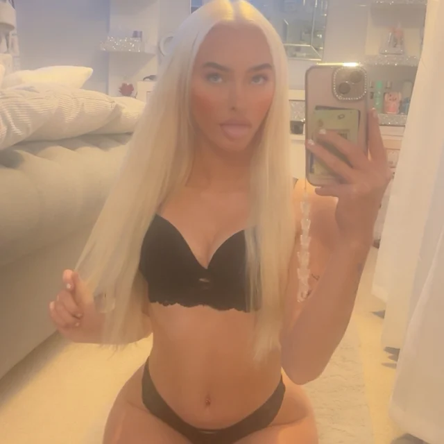 Sophie shaw - OnlyFans profile picture