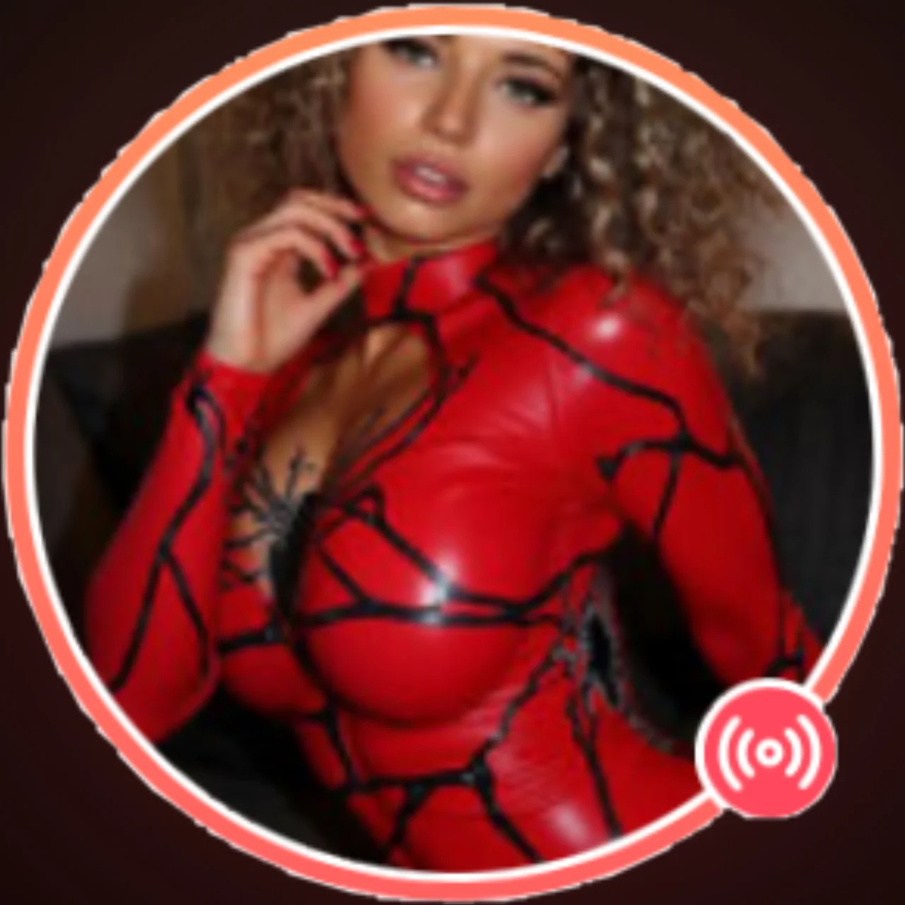 yololary - OnlyFans model