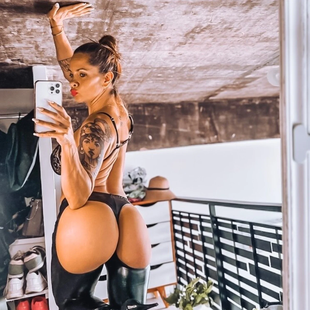 🔥VIDEOC4LL🔥 YOUR MUSCLE M1LF 💪🏽🍑💦 - OnlyFans model