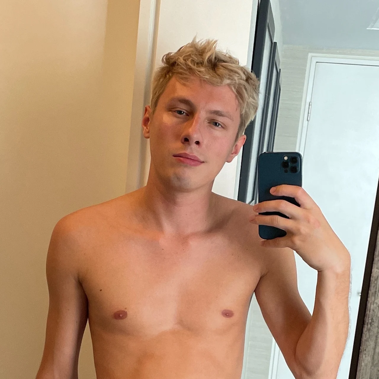 Zach Astor - OnlyFans model