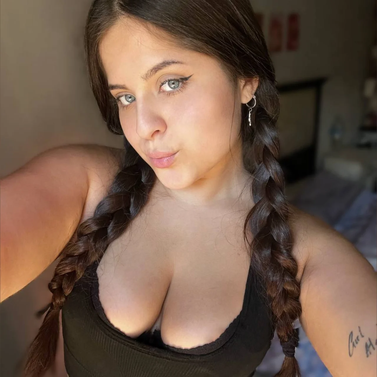 Zoeeee 😈 - OnlyFans model