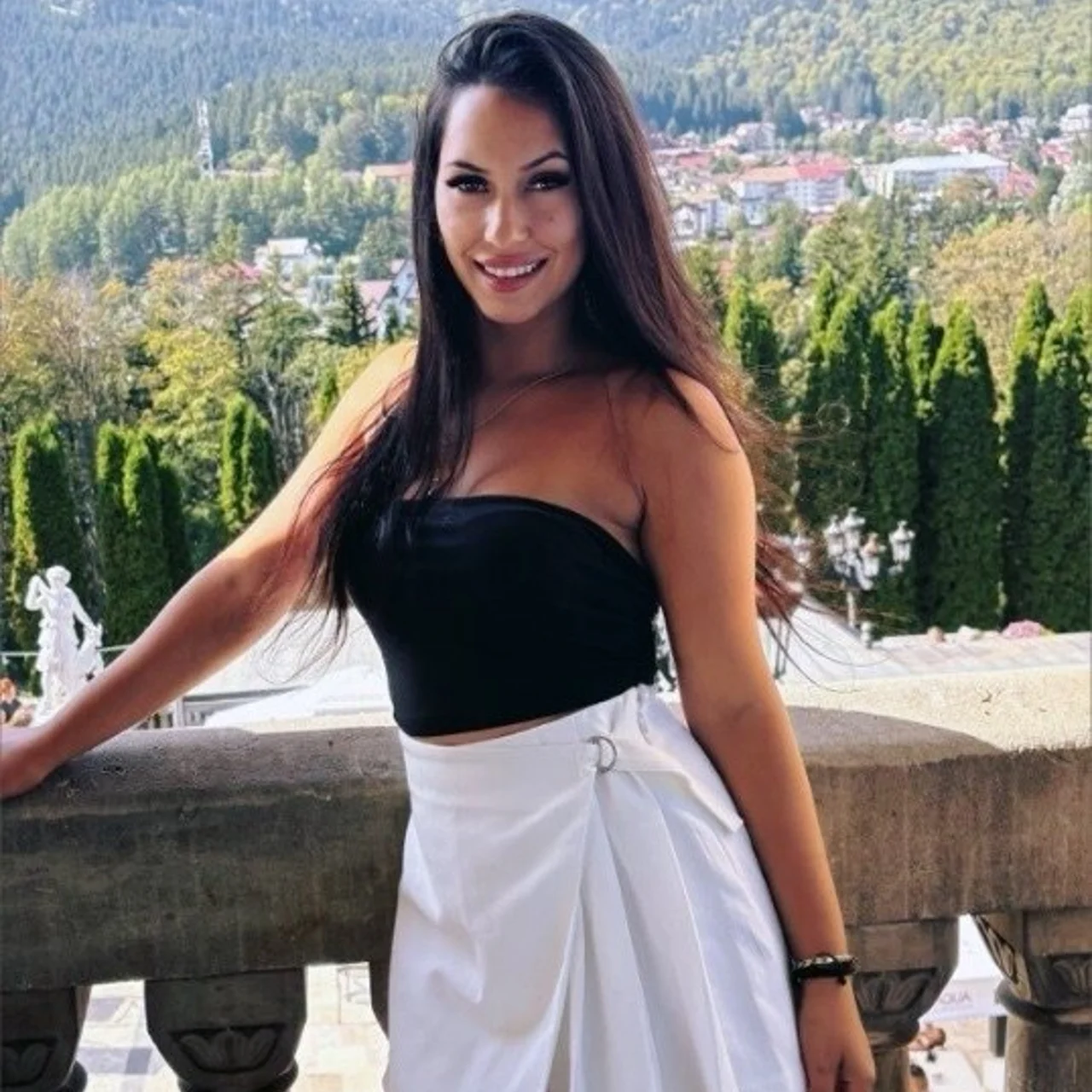 Zoe Ray - OnlyFans model