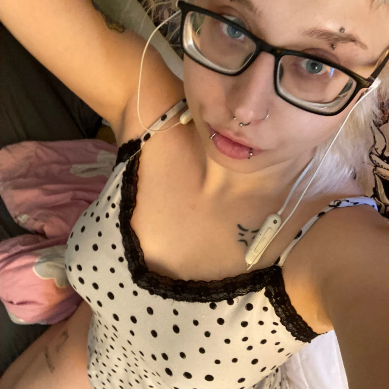 Zuxa - OnlyFans model